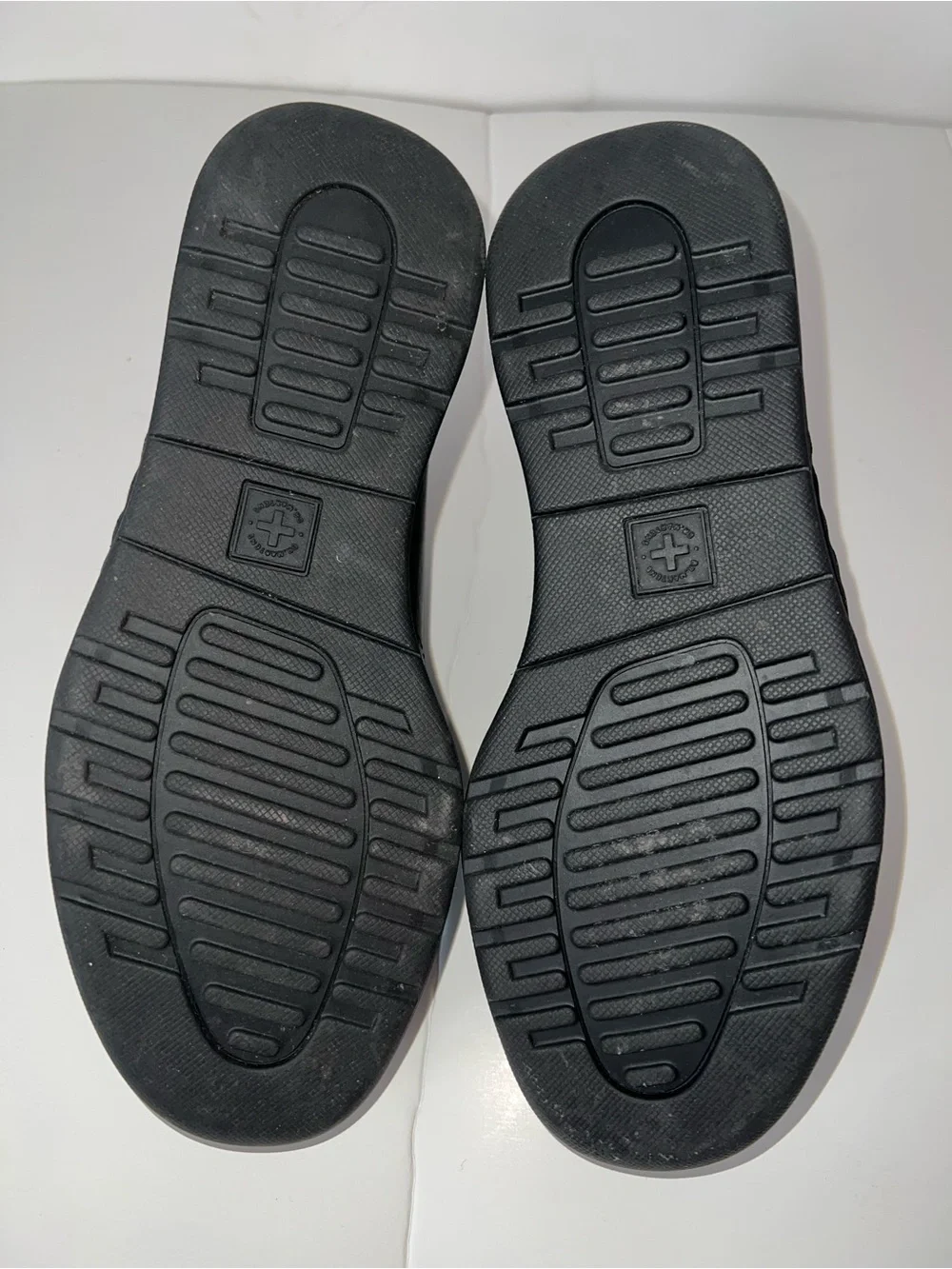 Unisex Dr. Martens Black Lace-Up Casual Dress Shoes, non slip very comfortable